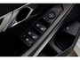 BMW 3-Serie 320e M-sport HUD Leer Navi Camera ACC Matrix LED Laser PDC Virtual Climate (3-zone) Zwarte binnenhemel Sportstoelen LM velgen Facelift model! BTW auto!