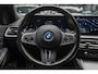 BMW 3-Serie 320e M-sport HUD Leer Navi Camera ACC Matrix LED Laser PDC Virtual Climate (3-zone) Zwarte binnenhemel Sportstoelen LM velgen Facelift model! BTW auto!