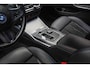 BMW 3-Serie 320e M-sport HUD Leer Navi Camera ACC Matrix LED Laser PDC Virtual Climate (3-zone) Zwarte binnenhemel Sportstoelen LM velgen Facelift model! BTW auto!