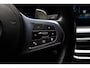 BMW 3-Serie 320e M-sport HUD Leer Navi Camera ACC Matrix LED Laser PDC Virtual Climate (3-zone) Zwarte binnenhemel Sportstoelen LM velgen Facelift model! BTW auto!