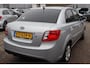 Kia Rio 1.6 CVVT X-ecutive Airco, Stoelverwarming, Radio cd speler