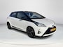 Toyota Yaris 1.5 Hybrid Bi-Tone | Keyless entry | Bluetooth | 16 inch LM-velgen | Regensensor | Parkeercamera |