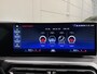 BMW 3-Serie Touring 330e M-Sport Facelift PANO/TREKHAAK/HEAD-UP/CURVED DISPLAY/ACC/MEMORY/SOH 95%/CAMERA/KEYLESS/19"M-SPORT BREEDSET/PORTIMAO-BLAU METALLIC/VOLLEDIG BMW DEALER HISTORIE