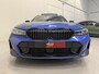 BMW 3-Serie Touring 330e M-Sport Facelift PANO/TREKHAAK/HEAD-UP/CURVED DISPLAY/ACC/MEMORY/SOH 95%/CAMERA/KEYLESS/19"M-SPORT BREEDSET/PORTIMAO-BLAU METALLIC/VOLLEDIG BMW DEALER HISTORIE