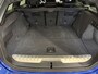 BMW 3-Serie Touring 330e M-Sport Facelift PANO/TREKHAAK/HEAD-UP/CURVED DISPLAY/ACC/MEMORY/SOH 95%/CAMERA/KEYLESS/19"M-SPORT BREEDSET/PORTIMAO-BLAU METALLIC/VOLLEDIG BMW DEALER HISTORIE