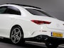 Mercedes-Benz CLA 180 AMG-Line (SFEERVERLICHTING, APPLE CARPLAY, PANORAMADAK, STOELVERWARMING, MULTIBEAM LED, BURMESTER)