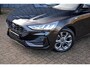 Ford Focus Wagon 1.0 EcoBoost Hybrid ST Line * Grote Navi * DriversPack * Carplay/Android * Afn. Trekhaak * 1e eig. * Top conditie