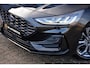 Ford Focus Wagon 1.0 EcoBoost Hybrid ST Line * Grote Navi * DriversPack * Carplay/Android * Afn. Trekhaak * 1e eig. * Top conditie