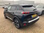 Peugeot e-2008 EV GT 50 kWh Camera | Stoelverwarming | Carplay | Leder/Stof | Digitaal Dashboard | 18" Lichtmetaal | Keyless | Achteruitrijcamera | Airco (automatisch) | Apple Carplay/Android Auto|telefoonintegratie premium