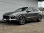 Porsche Cayenne 3.0 E-Hybrid | Panodak | Sport Chrono | Luchtvering | Bose | 22 inch |