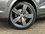 Porsche Cayenne 3.0 E-Hybrid | Panodak | Sport Chrono | Luchtvering | Bose | 22 inch |