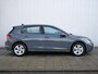 Volkswagen Golf 1.0 eTSI Life Business 111 Pk Automaat Navigatie / Apple Carplay / DAB / Camera