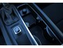 Volvo V60 2.0 T5 Momentum | Navigatie | AppleCarplay/Android Auto | Half lederen bekleding | Stoelverwarming | Semi Electrische Wegklapbare trekhaak | Parkeersensoren achter |