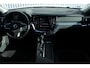 Volvo V60 2.0 T5 Momentum | Navigatie | AppleCarplay/Android Auto | Half lederen bekleding | Stoelverwarming | Semi Electrische Wegklapbare trekhaak | Parkeersensoren achter |