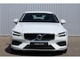 Volvo V60 2.0 T5 Momentum | Navigatie | AppleCarplay/Android Auto | Half lederen bekleding | Stoelverwarming | Semi Electrische Wegklapbare trekhaak | Parkeersensoren achter |