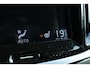 Volvo V60 2.0 T5 Momentum | Navigatie | AppleCarplay/Android Auto | Half lederen bekleding | Stoelverwarming | Semi Electrische Wegklapbare trekhaak | Parkeersensoren achter |