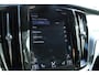 Volvo V60 2.0 T5 Momentum | Navigatie | AppleCarplay/Android Auto | Half lederen bekleding | Stoelverwarming | Semi Electrische Wegklapbare trekhaak | Parkeersensoren achter |
