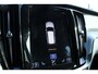 Volvo V60 2.0 T5 Momentum | Navigatie | AppleCarplay/Android Auto | Half lederen bekleding | Stoelverwarming | Semi Electrische Wegklapbare trekhaak | Parkeersensoren achter |