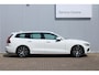 Volvo V60 2.0 T5 Momentum | Navigatie | AppleCarplay/Android Auto | Half lederen bekleding | Stoelverwarming | Semi Electrische Wegklapbare trekhaak | Parkeersensoren achter |