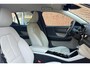 Volvo XC40 T4 Recharge Plus Bright | Trekhaak | Elektrisch Verstelbare Voorstoelen | Parkeercamera | Adaptieve Cruise Control | Verwarmbare Voorstoelen | Apple Carplay/Android Auto | Navigatie