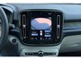 Volvo XC40 T4 Recharge Plus Bright | Trekhaak | Elektrisch Verstelbare Voorstoelen | Parkeercamera | Adaptieve Cruise Control | Verwarmbare Voorstoelen | Apple Carplay/Android Auto | Navigatie