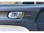 Volvo XC40 T4 Recharge Plus Bright | Trekhaak | Elektrisch Verstelbare Voorstoelen | Parkeercamera | Adaptieve Cruise Control | Verwarmbare Voorstoelen | Apple Carplay/Android Auto | Navigatie