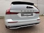 Volvo V60 2.0 T8 Plug-in hybrid AWD Plus Dark / Speciale samenstelling / 19" Velgen Black  / B&W audio / Exterieur Styling Kit /