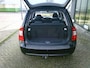 Kia Carens 2.0 CVVT X-ecutive 7-Zits Airco LM-Velgen Stuurbekr