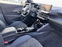 Peugeot e-2008 EV GT 54 kWh | Trekhaak (afneembaar) | Alcantara lederen bekleding | Elektrisch verstelbare stoel | Stoelverwarming | Camera | | 11 kW lader | Airco (automatisch) | Armsteun achter
