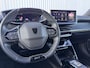 Peugeot e-2008 EV GT 54 kWh | Trekhaak (afneembaar) | Alcantara lederen bekleding | Elektrisch verstelbare stoel | Stoelverwarming | Camera | | 11 kW lader | Airco (automatisch) | Armsteun achter