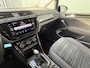 Volkswagen Touran BWJ 2017 | 1.8 TSI 180PK Highline Bus R AUTOMAAT | TREKHAAK | AGR | CLIMA | NAVI | CAMERA | CRUISE | STOELVERW | PDC | LICHTMETAAL