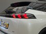 Peugeot e-2008 EV GT 50 kWh Cruise Control | Navigatie | Camera | Full LED koplampen | Climate Controle | | Achteruitrijcamera | Afwijkende dakkleur | Bluetooth telefoonvoorbereiding