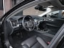 Volvo V60 2.0 T6 Plug-in hybrid AWD Ultra Dark | Pano | H&K | HUD | Trekhaak | Leer |