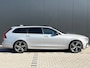 Volvo V90 T6 Plug-in hybrid AWD Ultimate Dark | Panoramadak | Trekhaak | Long Range | Luchtvering | Bowers & Wilkins | Long Range | Stoel en stuurwielverwarming |