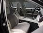 Volvo V60 2.0 T5 Sport (APPLE CARPLAY,NAVI,CAMERA,SPORTSTOELEN,LED,PDC,GETINT,NETTESTAAT)