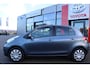 Toyota Yaris 1.3 VVT-i ASPIRATION 5-DEURS AIRCO 6-SPEED AFN-TREKHAAK ALL-SEASON NL-AUTO