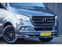 Mercedes-Benz Sprinter 319 3.0 CDI V6 L2H1 AUT. LED, 2X SCHUIFDEUR, 3.5T TREKHAAK, MBUX 10'', 360 CAMERA, STOELVERWARMING, VOORRUIT VERWARMING, LEDER STUUR, NL AUTO, NAP