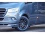 Mercedes-Benz Sprinter 319 3.0 CDI V6 L2H1 AUT. LED, 2X SCHUIFDEUR, 3.5T TREKHAAK, MBUX 10'', 360 CAMERA, STOELVERWARMING, VOORRUIT VERWARMING, LEDER STUUR, NL AUTO, NAP