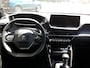 Peugeot 2008 ALLURE PACK 1.2-100pk Navigatie | KEYLESS entry | AppleCarplay & Androidauto | Camera & Parkeersensoren achter | Cruise & Climate Control