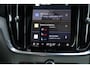 Volvo V60 2.0 T6 Plug-in hybrid AWD Plus Bright | Panoramadak | Stoelventilatie | Memory | Harman/Kardon | Pilot Assist