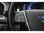 Volvo XC60 T5 R-Design| Panoramadak | Camera | Trekhaak | Stoelverwarming | Leer | Bluetooth | Elektrische stoelen |