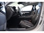 Volvo V90 T8 455PK AWD Ultra Dark | Massage | Bowers & Wilkins | Luchtvering | Panoramadak | 20"