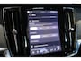 Volvo V90 T8 455PK AWD Ultra Dark | Massage | Bowers & Wilkins | Luchtvering | Panoramadak | 20"