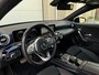 Mercedes-Benz A-klasse 180 AMG Aut Panoramadak Nightpakket Widescreen AmbientLight Keyless SportLeder Led Camera 18" Pdc