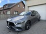 Mercedes-Benz A-klasse 180 AMG Aut Panoramadak Nightpakket Widescreen AmbientLight Keyless SportLeder Led Camera 18" Pdc