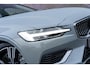 Volvo V60 T6 Plug-in hybrid AWD Essential Bright | Trekhaak | Lederen bekleding | 19" velgen | Google Maps navigatie | Apple Carplay / Android Auto | LED koplampen |