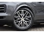 Porsche Cayenne 3.0 E-Hybrid 470pk Sport Chrono | Panorama | Matrix | ACC | 21'' Wielen | Bose | Trekhaak | Orig. NL |