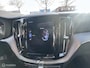 Volvo XC60 T6 Recharge R-Design AWD|Exterieur Styling Kit+22 inch velgen|360 camera|Panodak]Trekhaak|Stoel/stuur verwarming|Stoelkoeling