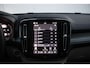 Volvo XC40 B4 Plus Dark | Panoramadak met schuif-/kantelfunctie |  360º camera | Extra Getint Glas | Apple Carplay/Android Auto | Premium Audio by Harman Kardon | Electronic Climate Controle | 19 inch Lichtmetalen Velgen