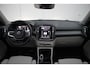 Volvo XC40 B4 Plus Dark Visual Park Assist (incl. 360º view) | Schuif-/Kanteldak | Lichtmetalen Velgen 19"| Extra Getint Glas | Apple Carplay/Android Auto | Premium Audio by Harman Kardon | Electronic Climate Controle